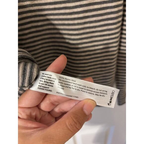 Eileen Fisher Italian yarn striped gray sweater sz petite large - Picture 8 of 8